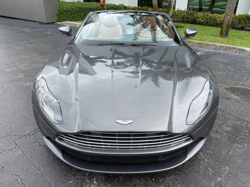 Used 2020 Aston Martin DB11 Volante RWD image 8
