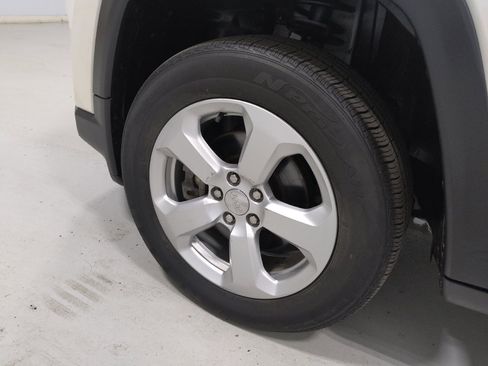 Used 2019 Jeep Compass Latitude w/ Popular Equipment Group AWD/4WD image 31