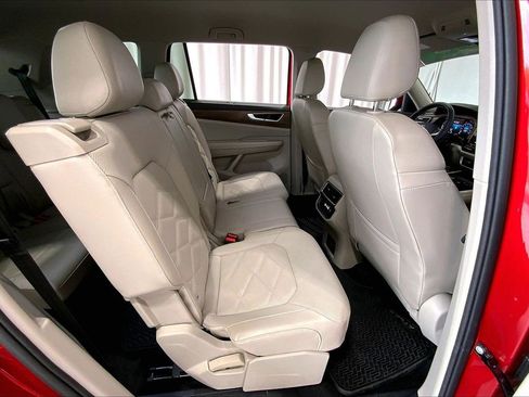 Used 2024 Volkswagen Atlas SE w/ Black Wheel Package FWD image 20