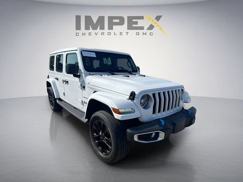 Used 2023 Jeep Wrangler Unlimited Sahara w/ Cold Weather Group AWD/4WD image 7