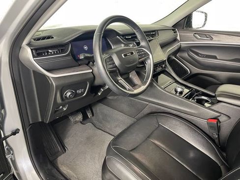 Used 2022 Jeep Grand Cherokee L Limited AWD/4WD image 3