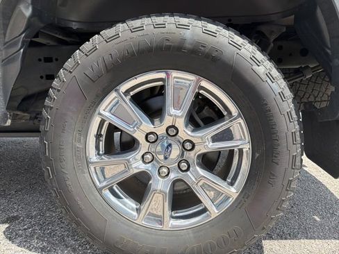 Used 2016 Ford F150 Lariat w/ Equipment Group 502A Luxury AWD/4WD image 29
