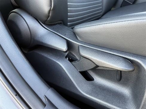 Used 2024 Toyota Camry SE image 25