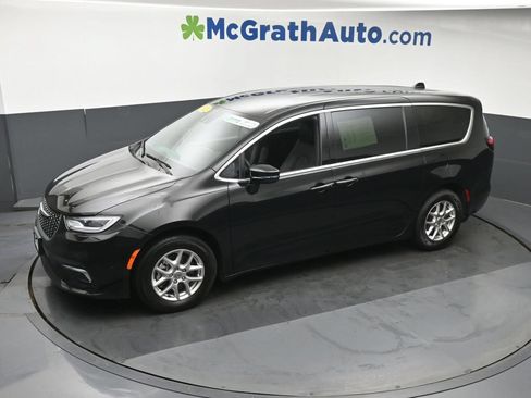Used 2025 Chrysler Pacifica Select FWD image 22