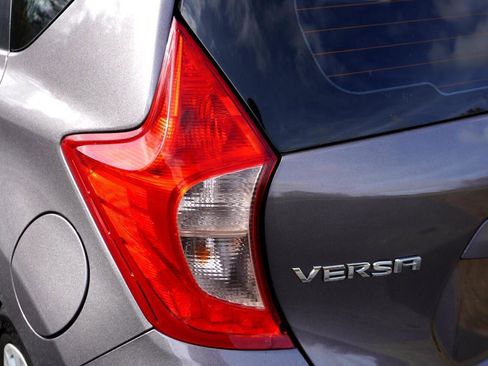 Used 2018 Nissan Versa Note S FWD image 11
