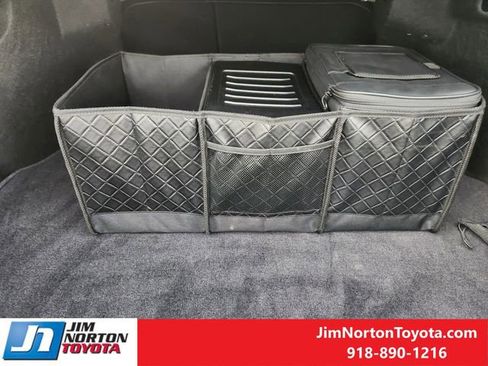 Used 2025 Toyota Camry SE image 34