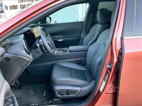 Used 2025 Lexus RX 350 Premium w/ Convenience Package FWD image 22
