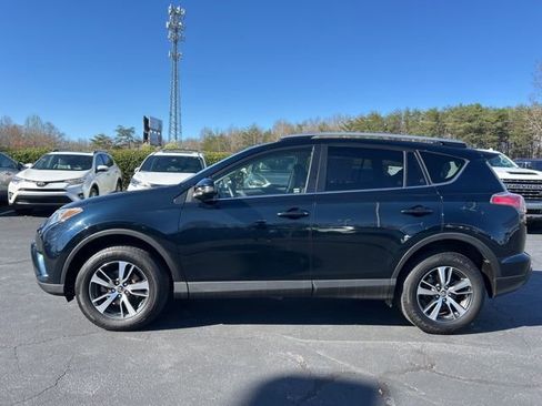 Used 2018 Toyota RAV4 XLE image 10