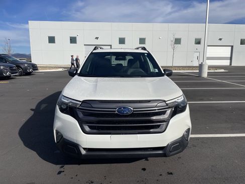 New 2026 Subaru Forester Premium w/ Base/Premium Package AWD/4WD image 2