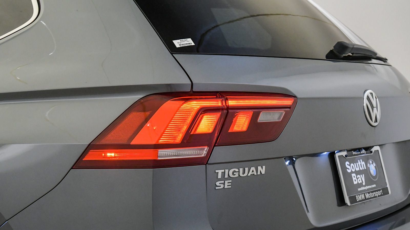 Used 2020 Volkswagen Tiguan SE FWD image 11