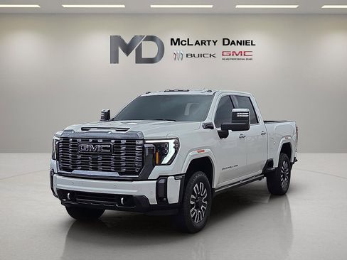 Used 2024 GMC Sierra 3500 Denali Ultimate image 2