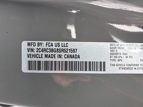 Used 2025 Chrysler Pacifica Select image 34