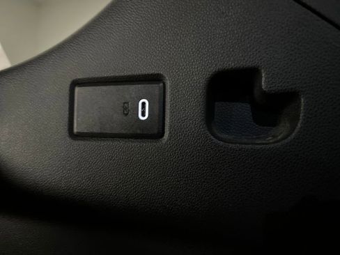 Used 2022 Chevrolet Tahoe High Country image 34