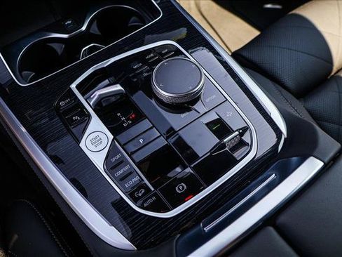 New 2027 BMW X7 xDrive40i w/ M Sport Package AWD/4WD image 18