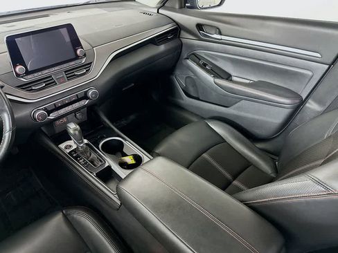 Used 2024 Nissan Altima 2.5 SR image 11