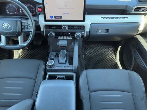 Used 2024 Toyota Tacoma TRD Off-Road image 13