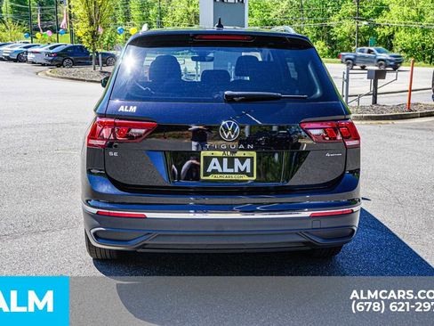 Used 2023 Volkswagen Tiguan SE image 11