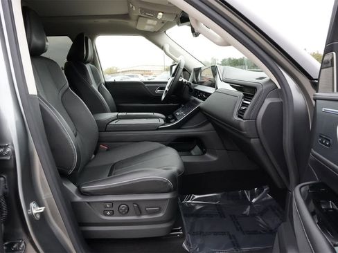 Certified 2025 INFINITI QX80 Sensory image 24