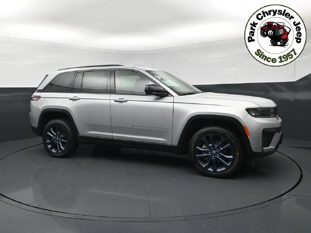 New 2026 Jeep Grand Cherokee Limited AWD/4WD image 1