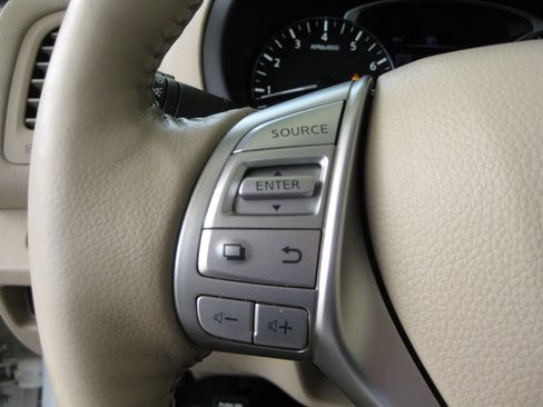 Used 2018 Nissan Altima 2.5 SL w/ 2.5 SL Technology Package FWD image 15