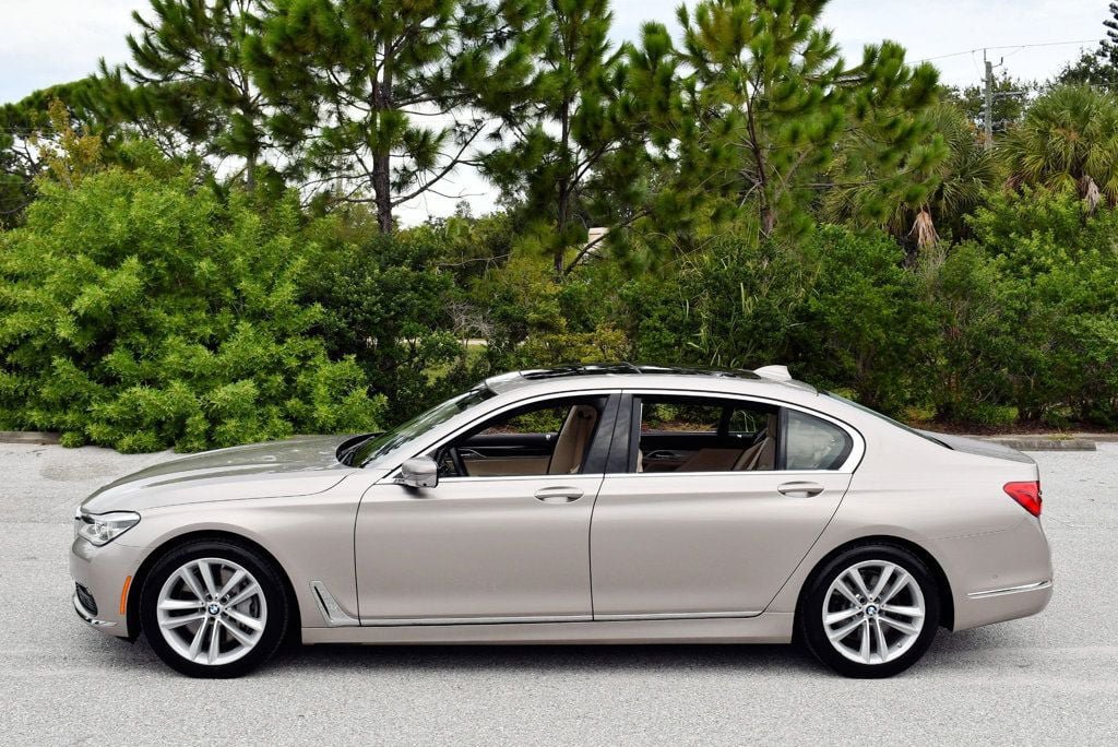 Used 2016 BMW 750i xDrive AWD/4WD image 29