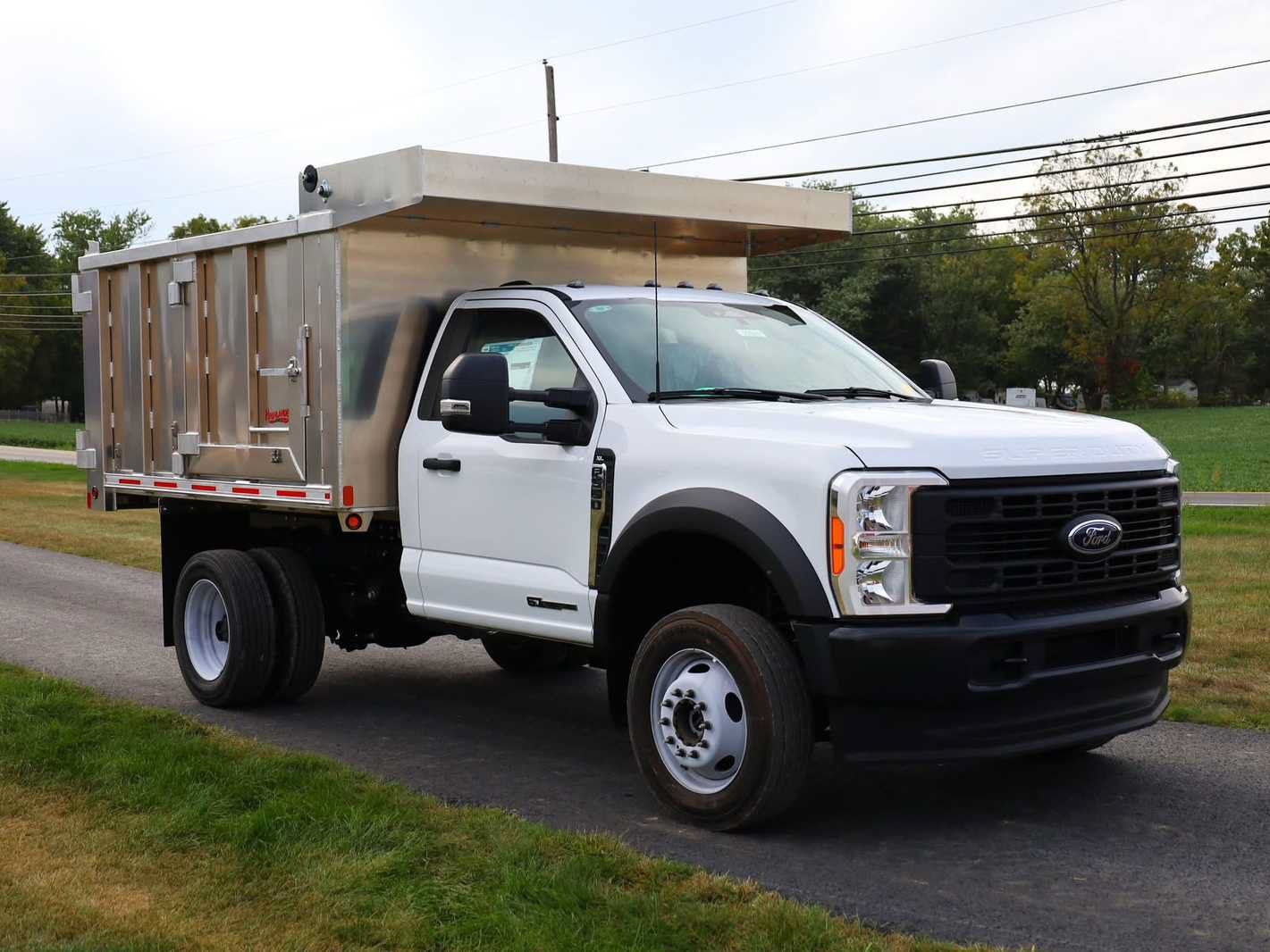 Used 2023 Ford F550 4x4 Regular Cab Super Duty image 9