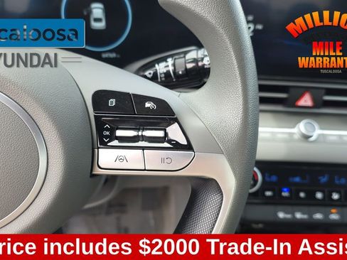 Used 2024 Hyundai Elantra SEL FWD image 18