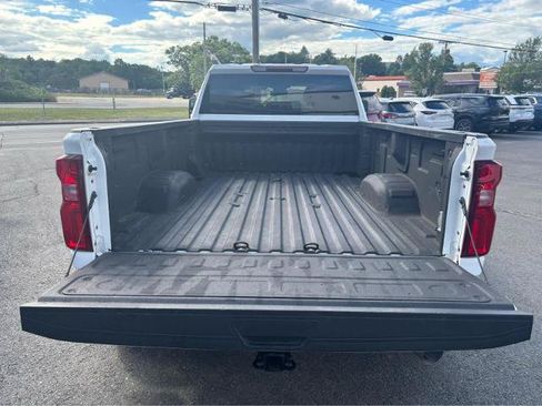 Used 2024 Chevrolet Silverado 3500 W/T AWD/4WD image 9