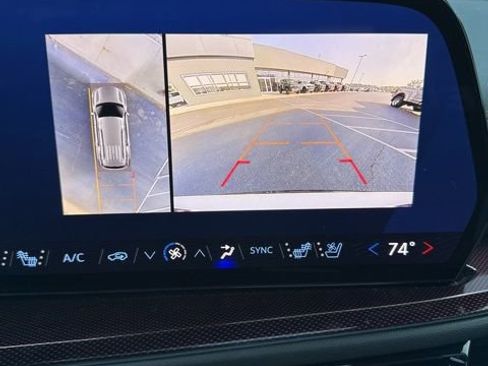 Used 2024 Chevrolet Traverse RS image 49