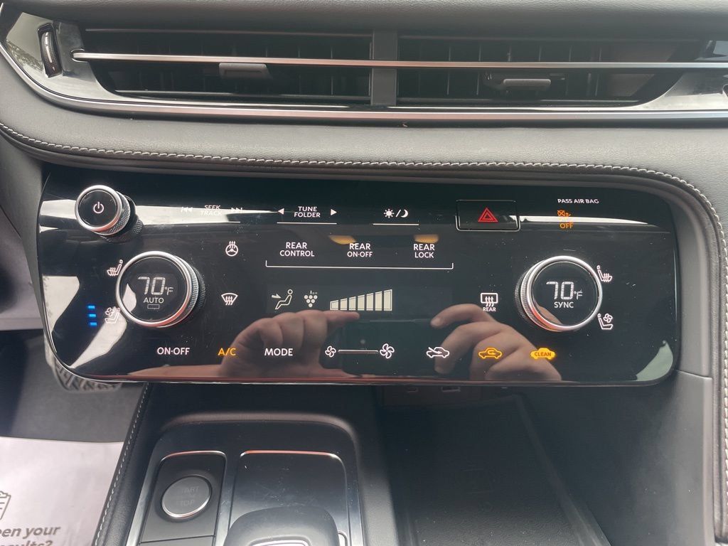 Used 2023 INFINITI QX60 Sensory w/ Cargo Package FWD image 21