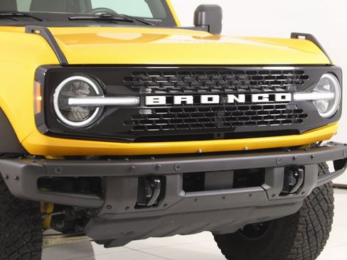Used 2022 Ford Bronco Wildtrak image 42