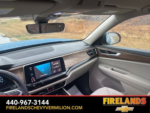 Used 2025 Volkswagen Atlas SE image 46