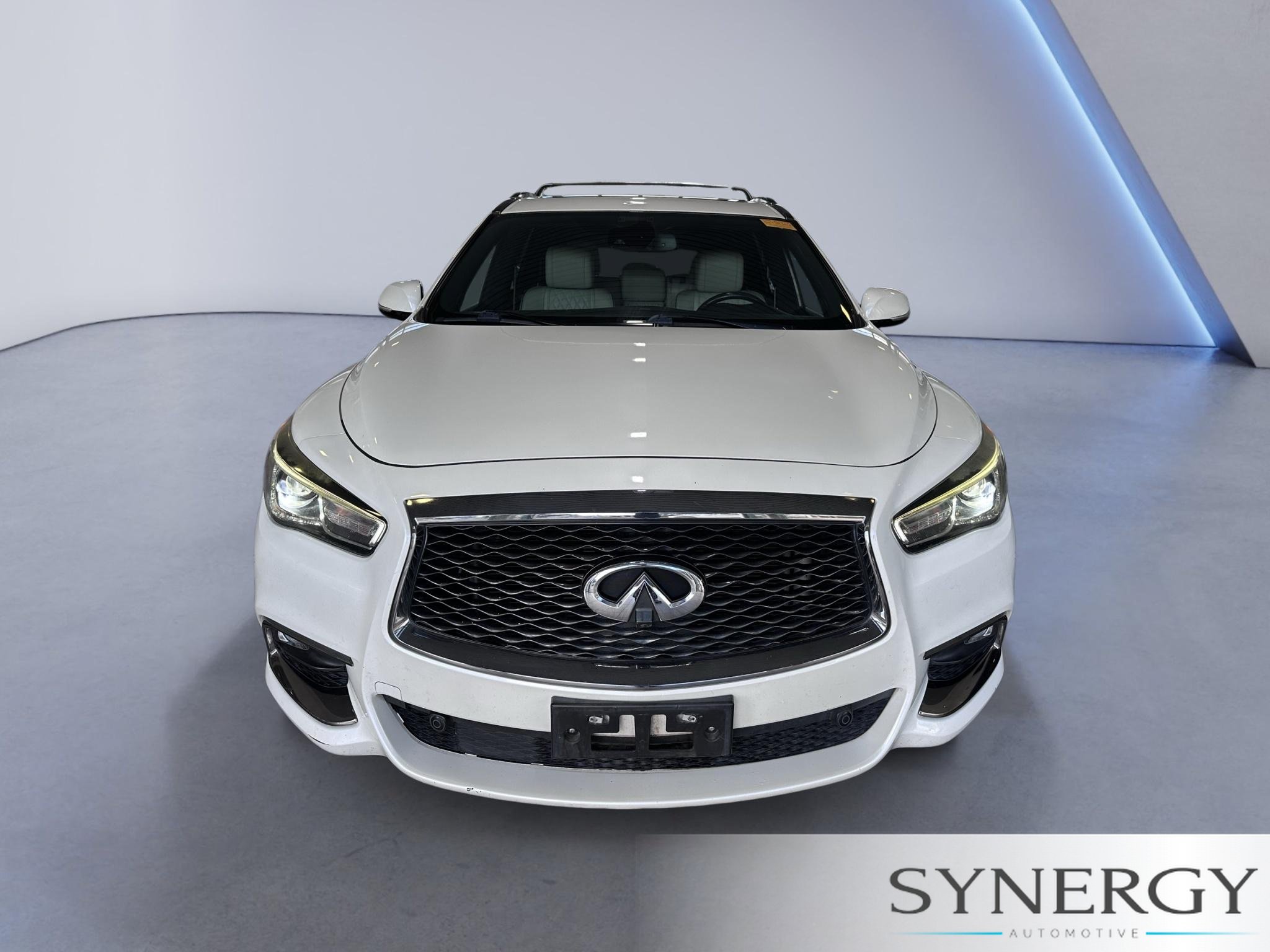 Used 2019 INFINITI QX60 Luxe w/ Limited Package FWD image 3