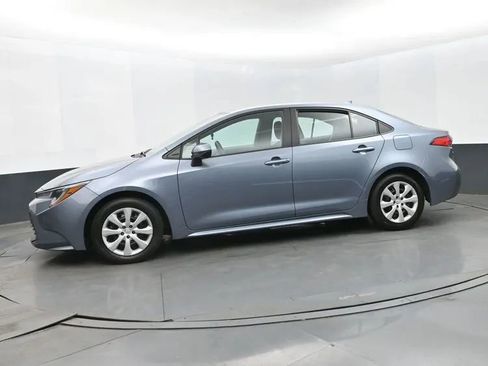 Used 2023 Toyota Corolla LE image 5