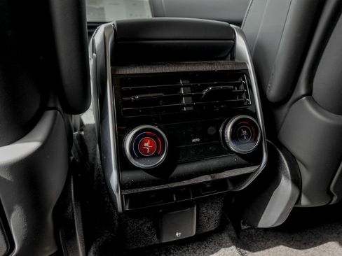 New 2025 Land Rover Range Rover SE image 17