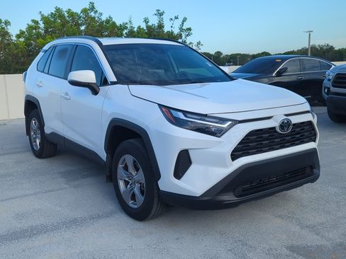 Used 2025 Toyota RAV4 XLE w/ Convenience Package FWD image 3