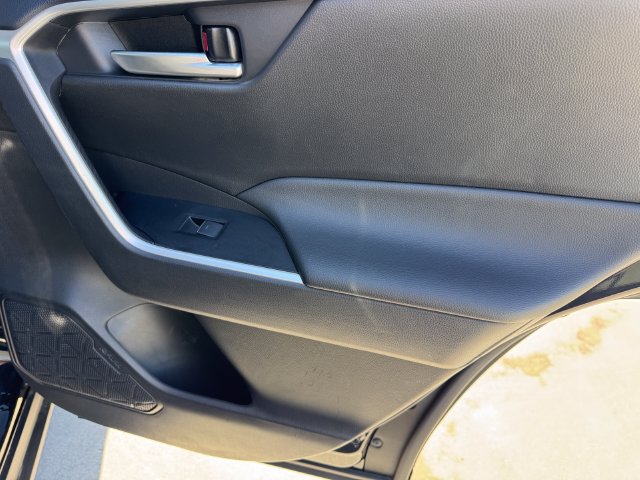 Used 2025 Toyota RAV4 XLE FWD image 10