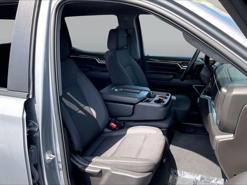 Used 2025 Chevrolet Silverado 1500 LT RWD image 8