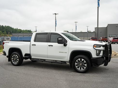 Used 2022 Chevrolet Silverado 2500 Custom w/ Custom Value Package AWD/4WD image 12