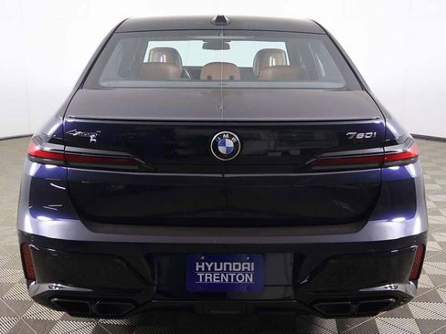 Used 2023 BMW 760i xDrive w/ Executive Package image 16