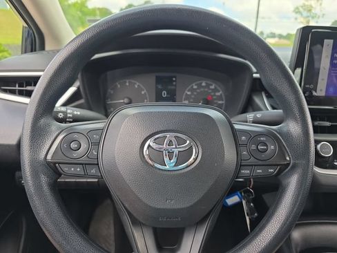 Used 2023 Toyota Corolla LE FWD image 18