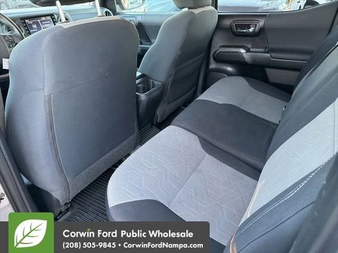 Used 2021 Toyota Tacoma TRD Off-Road image 28