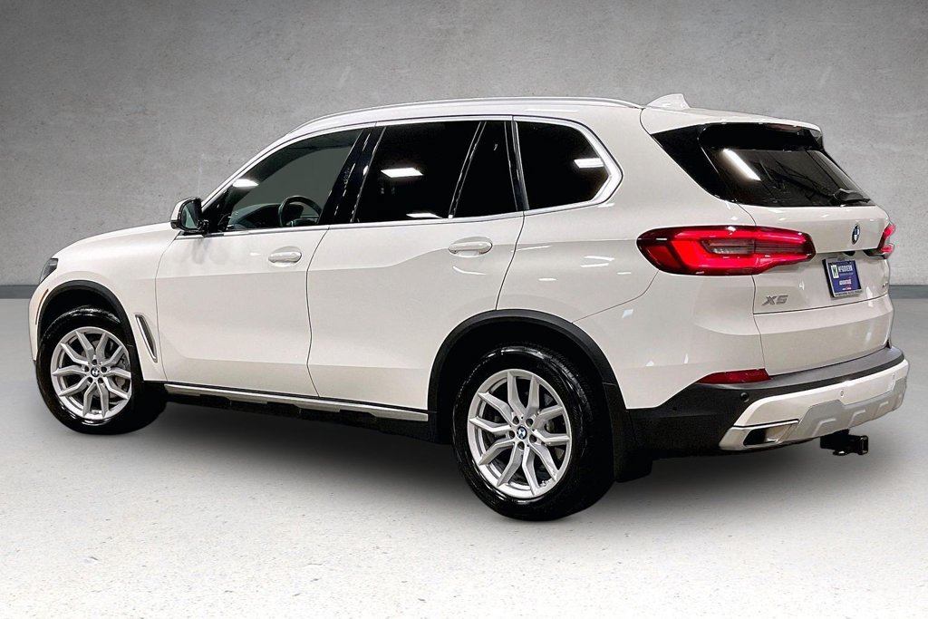 Used 2022 BMW X5 xDrive40i w/ Premium Package AWD/4WD image 4