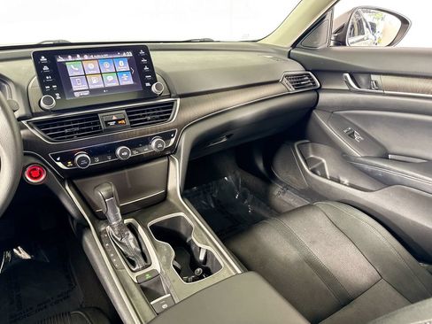 Used 2018 Honda Accord EX image 26