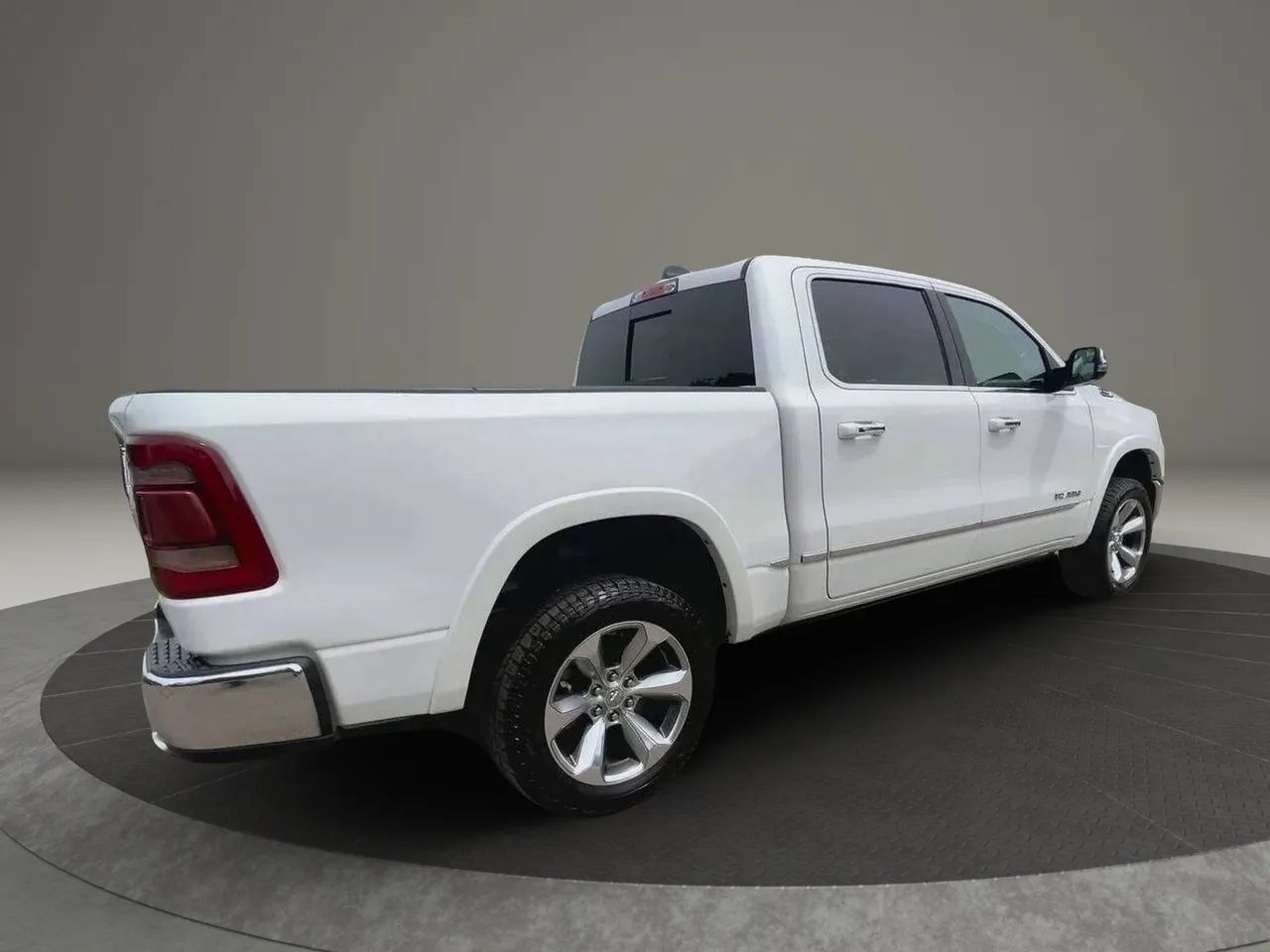 Used 2021 RAM 1500 Limited w/ Off Road Group AWD/4WD image 4