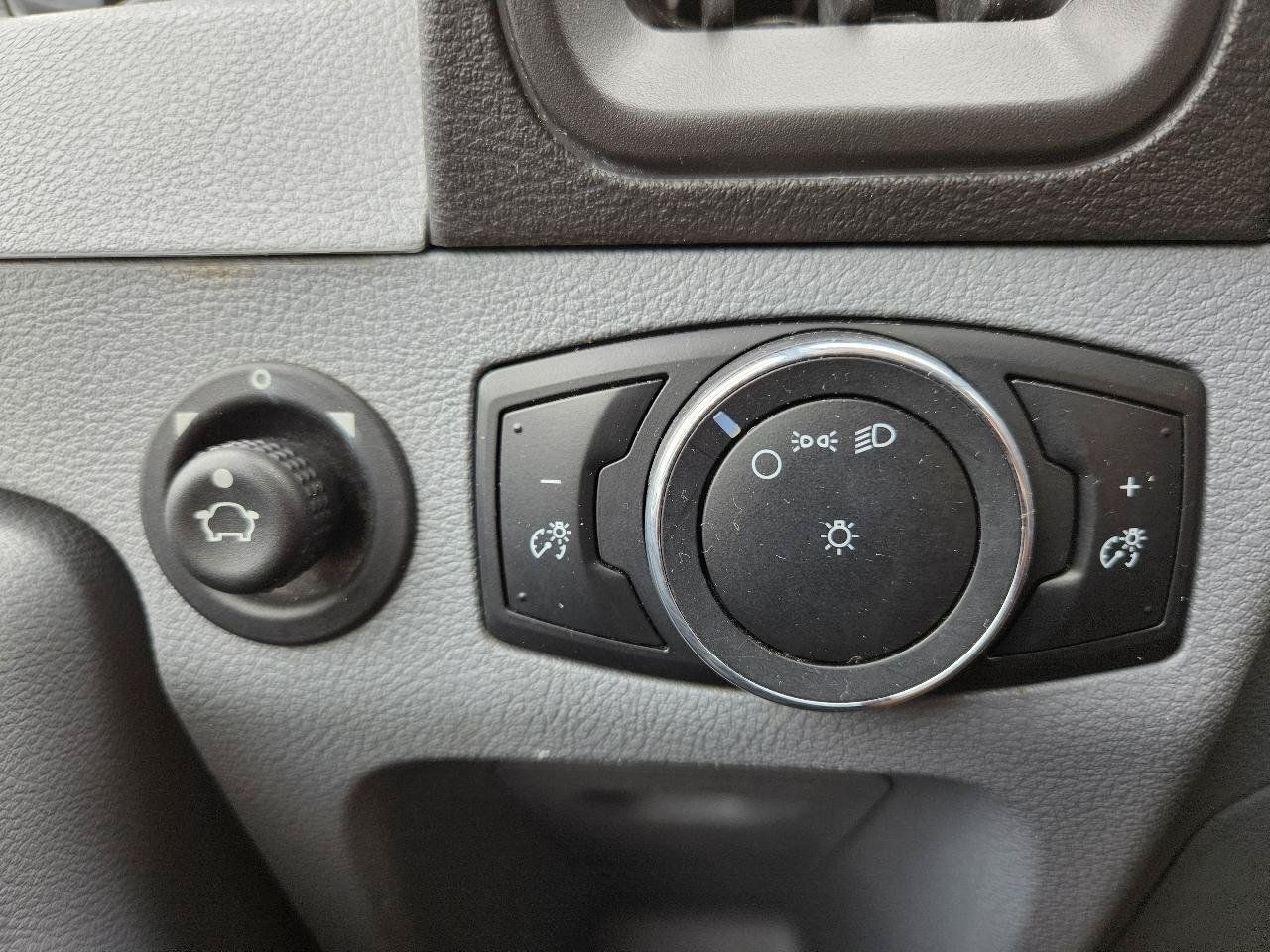 Used 2016 Ford Transit 350 148 Low Roof RWD image 41