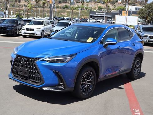 Used 2025 Lexus NX 250 FWD w/ Premium Package image 2