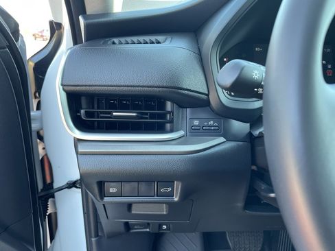 Certified 2025 Toyota Grand Highlander AWD image 22