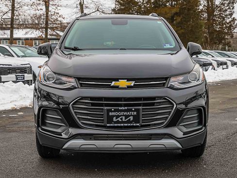 Used 2017 Chevrolet Trax LT w/ LT Convenience Package image 2