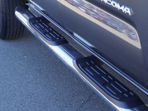 Used 2022 Toyota Tacoma SR5 image 4